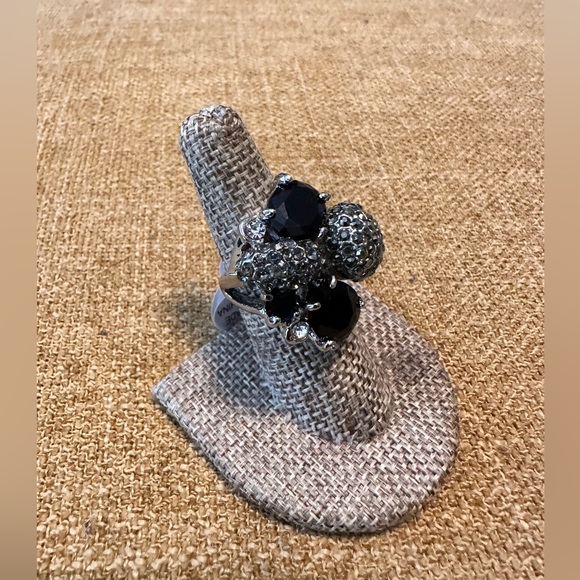 BEAUTIFUL FASHION CLUSTER RING - Picture 3 of 5